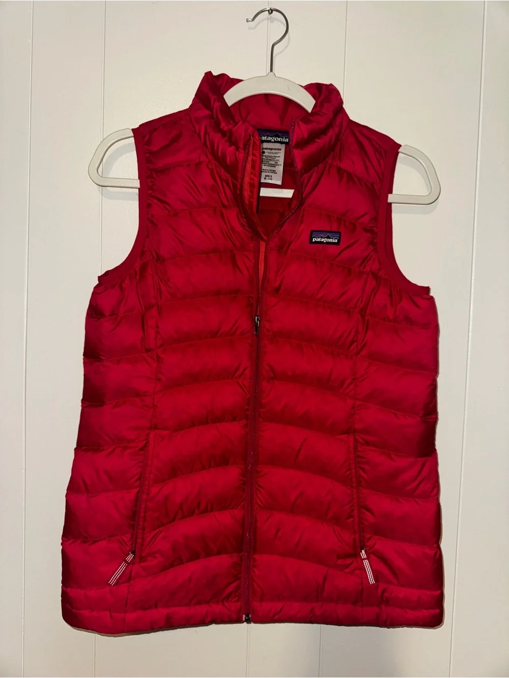 Patagonia Red Quilted Down Vest with Zipper Pockets Girls Size 14